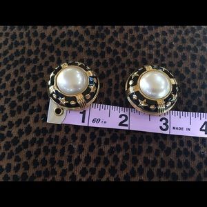 Gorgeous fashion clip earrings!